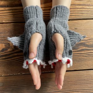 1pair Cozy Handmade Shark Gloves - Wool Half-Finger Winter Gloves for Fun and Warmth